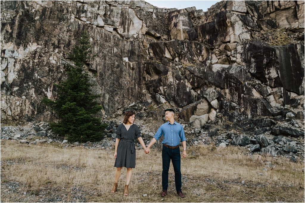 engagement photo at columbia river gorge