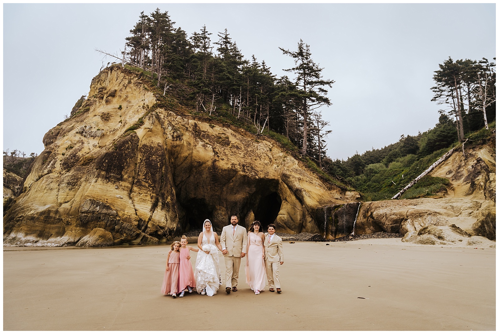 Family elopement on the Oregon Coast