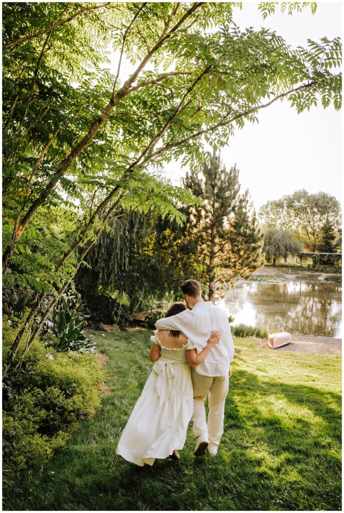 Summer lake couple's engagement photos at Villa Catalana Cellars in Oregon City, OR